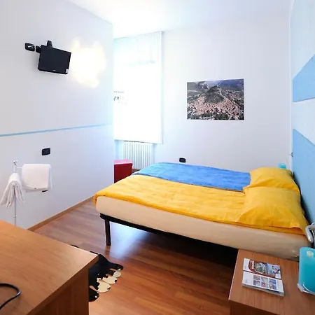 Gardarco , O Suite-studios, O Panzió